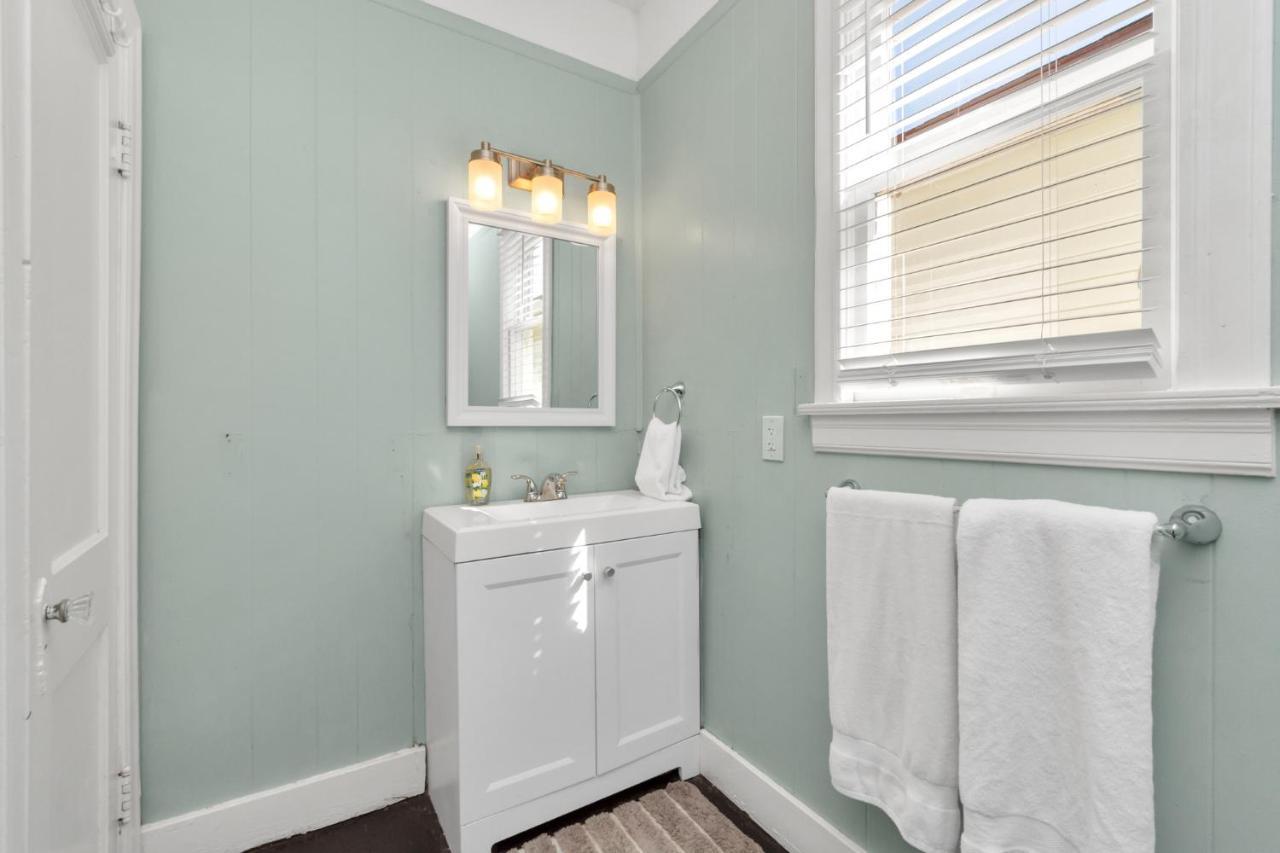 Cozy Historic Galveston House-8 Min Walk To Beach! Exterior photo