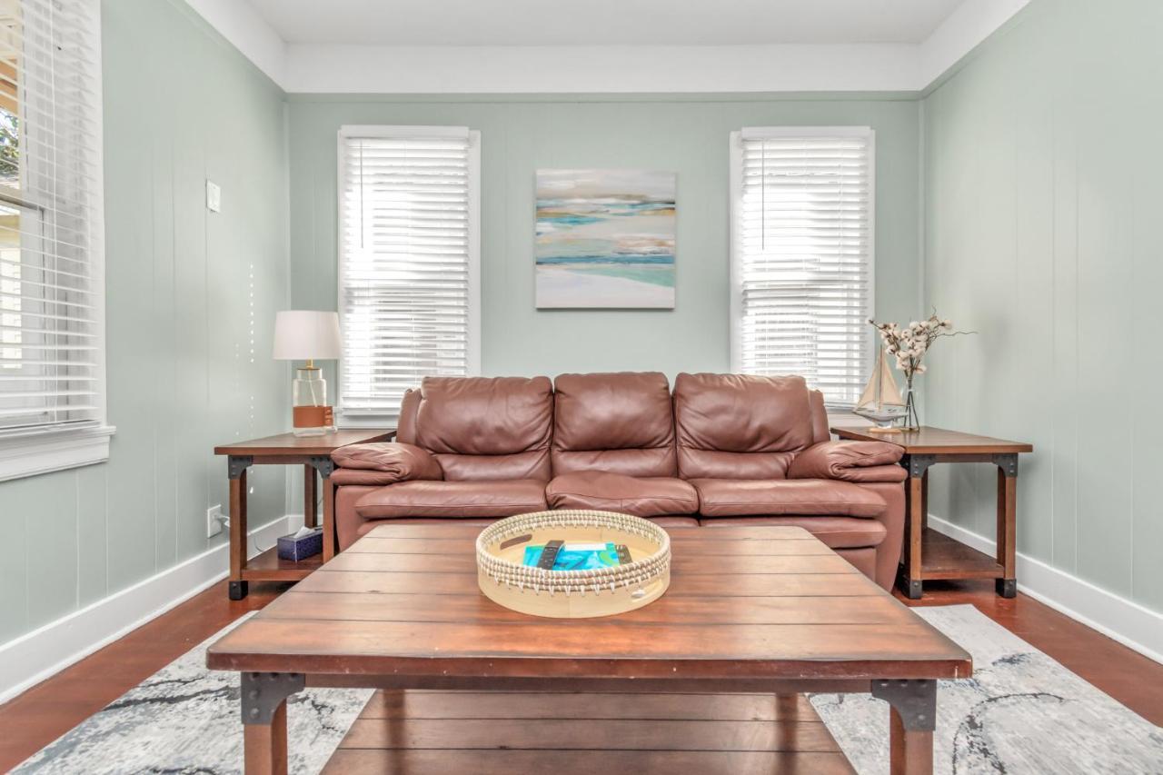 Cozy Historic Galveston House-8 Min Walk To Beach! Exterior photo