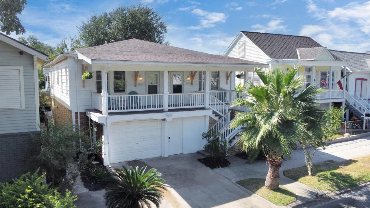 Cozy Historic Galveston House-8 Min Walk To Beach! Exterior photo
